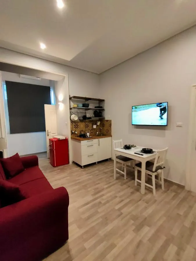Pithecusa Home Napoli 0*,  İtalya