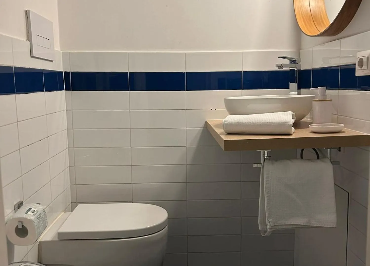 Pithecusa Home Neapol